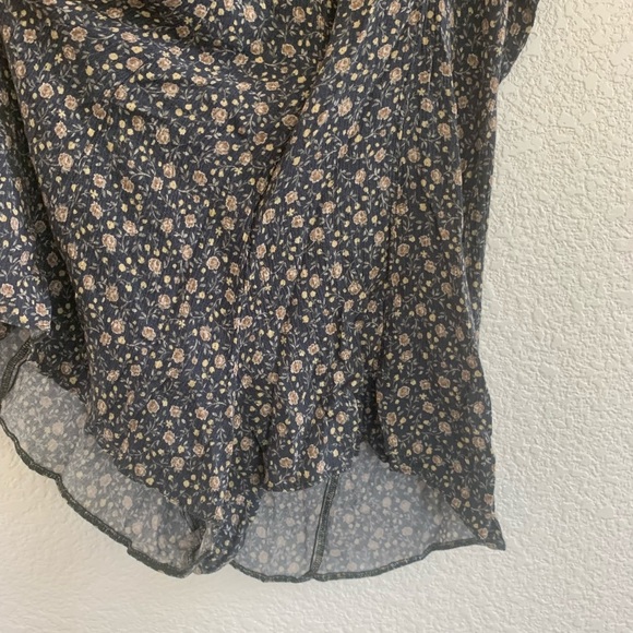 American Eagle | floral romper spaghetti strap shorts size medium - Picture 6 of 8